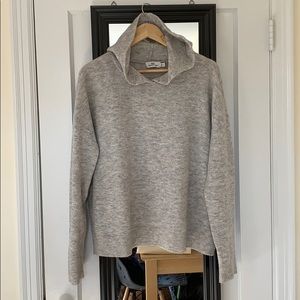 Women’s vineyard vines plush hoodie sweater